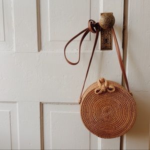 Circular wicker basket bag